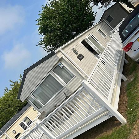 Lovely 2-Bed Luxury Caravan In Newquay Villa Newquay  Exterior photo